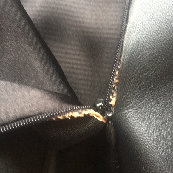 Black leather mini skirt - Picture 4 of 8